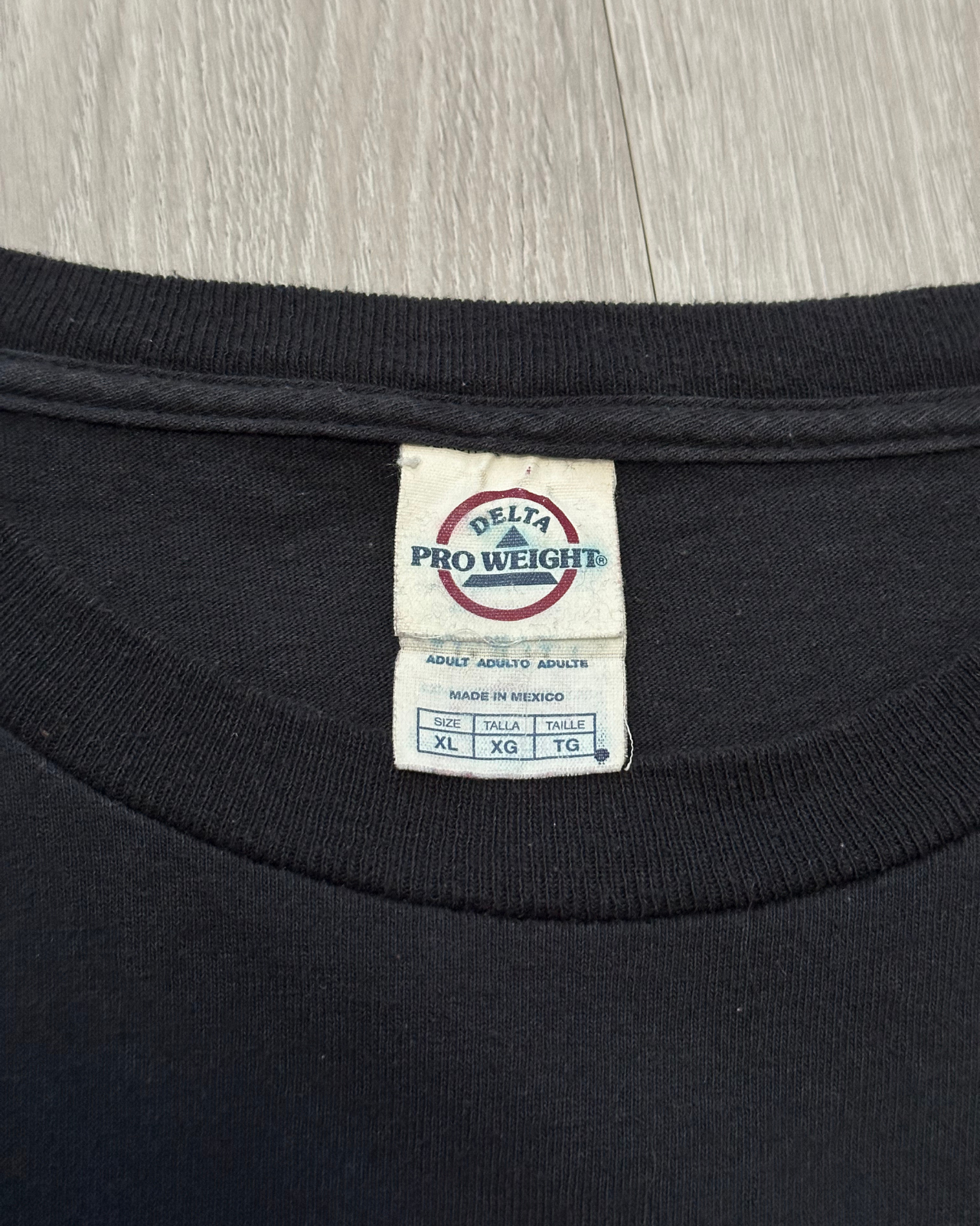 2007 The Simpsons Every Character T-Shirt - Size XL