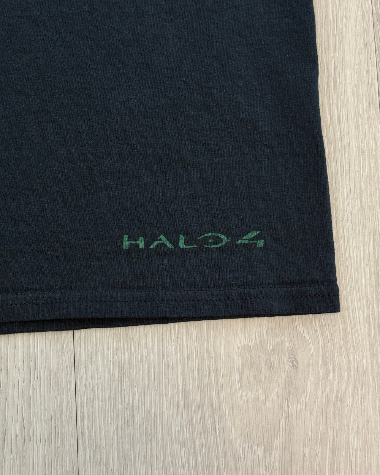 '12 Halo 4 Master Chief Helmet T-Shirt - Size M