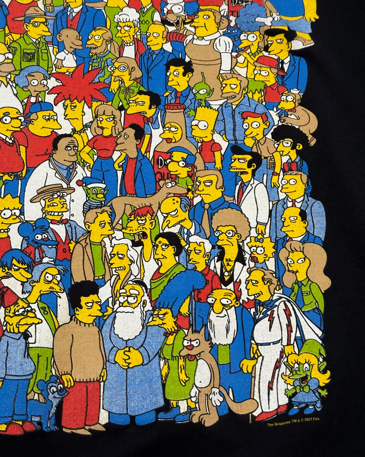 2007 The Simpsons Every Character T-Shirt - Size XL