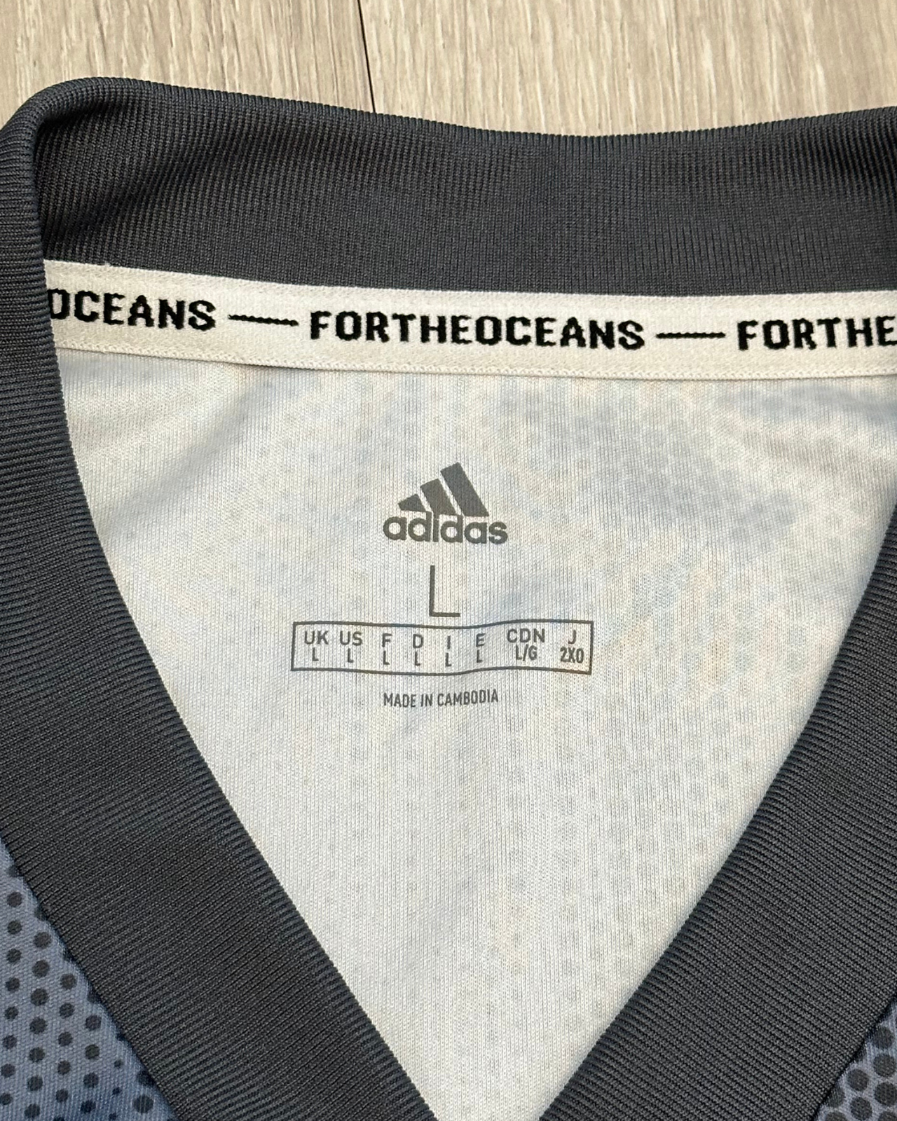 '18 Adidas FC Bayern Munich Soccer Jersey - Size L