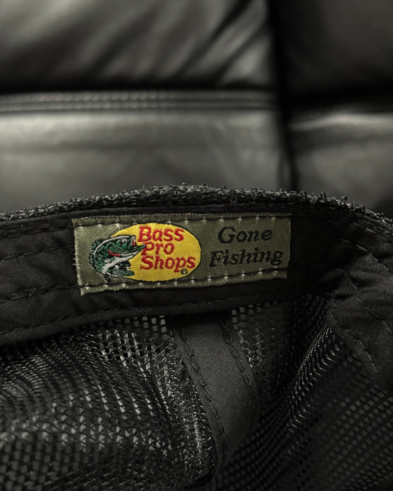 Bass Pro Shops Snap Back Hat / Black