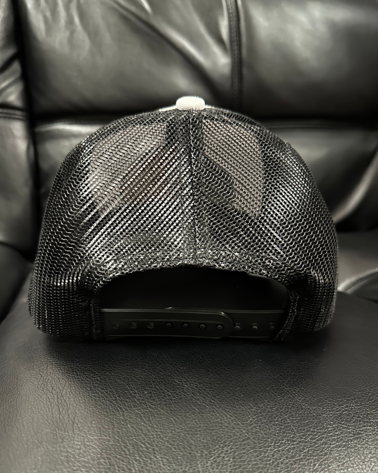 Bass Pro Shops Snap Back Hat / Black