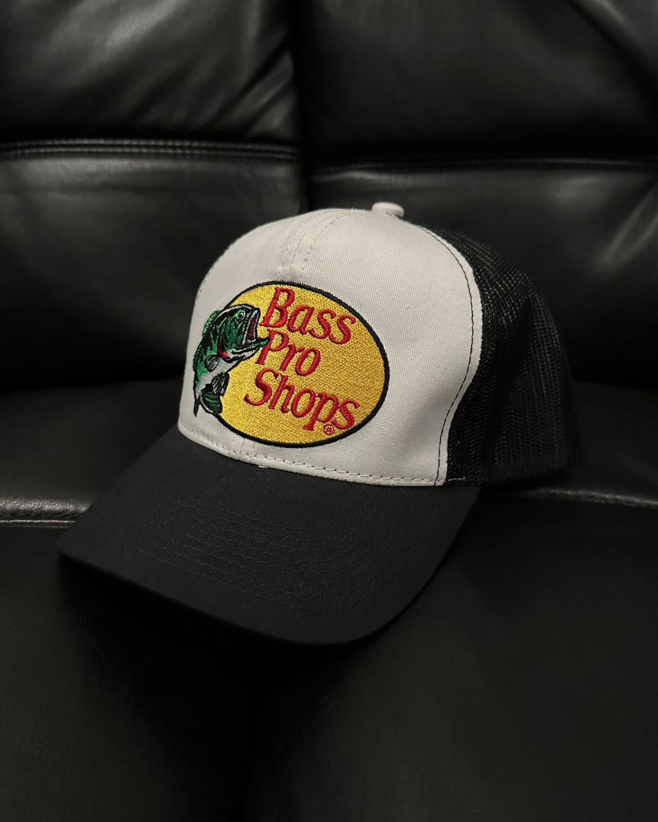Bass Pro Shops Snap Back Hat / Black