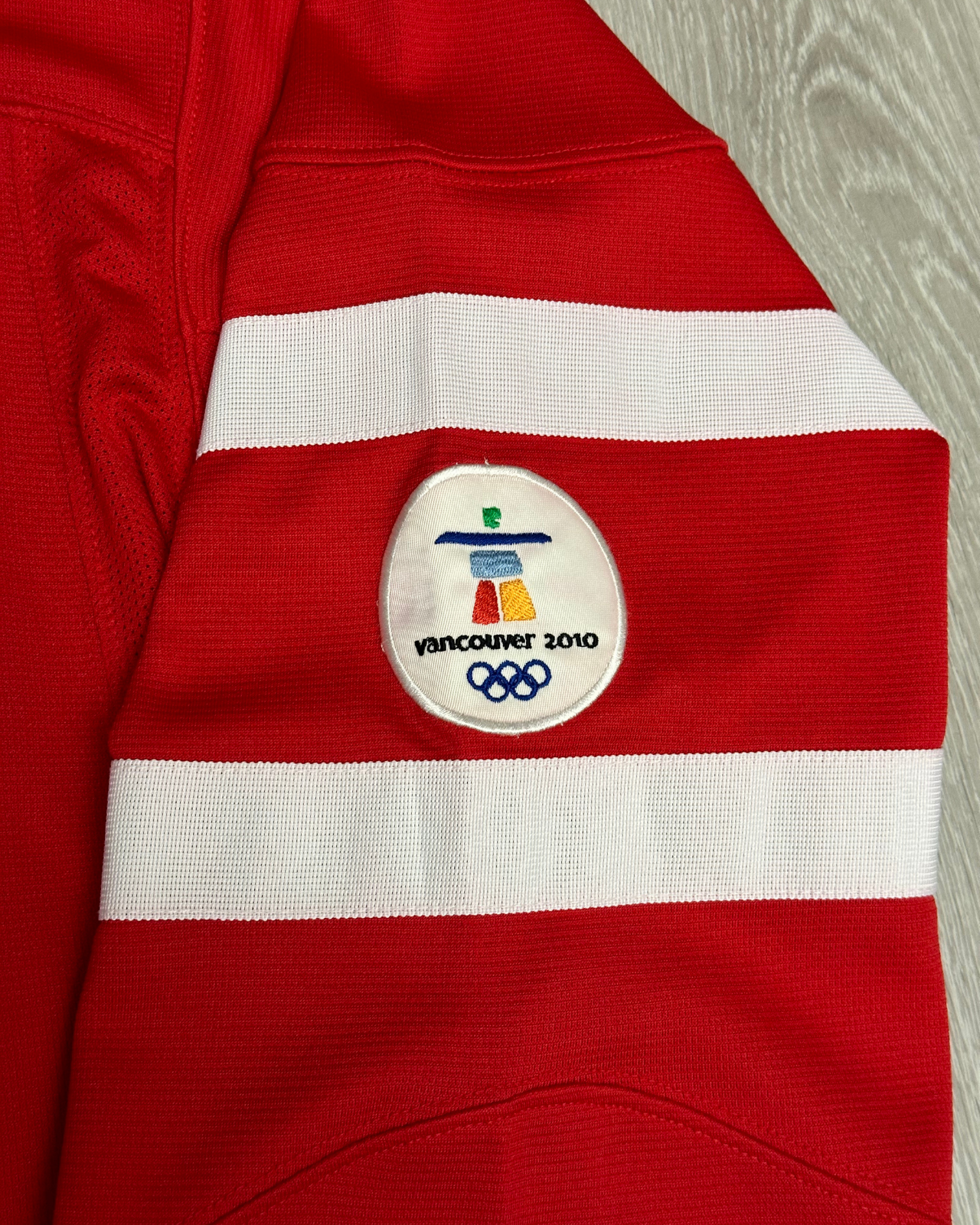 BNWT - '10 Nike Team Canada Olympics Hockey Jersey - Size S