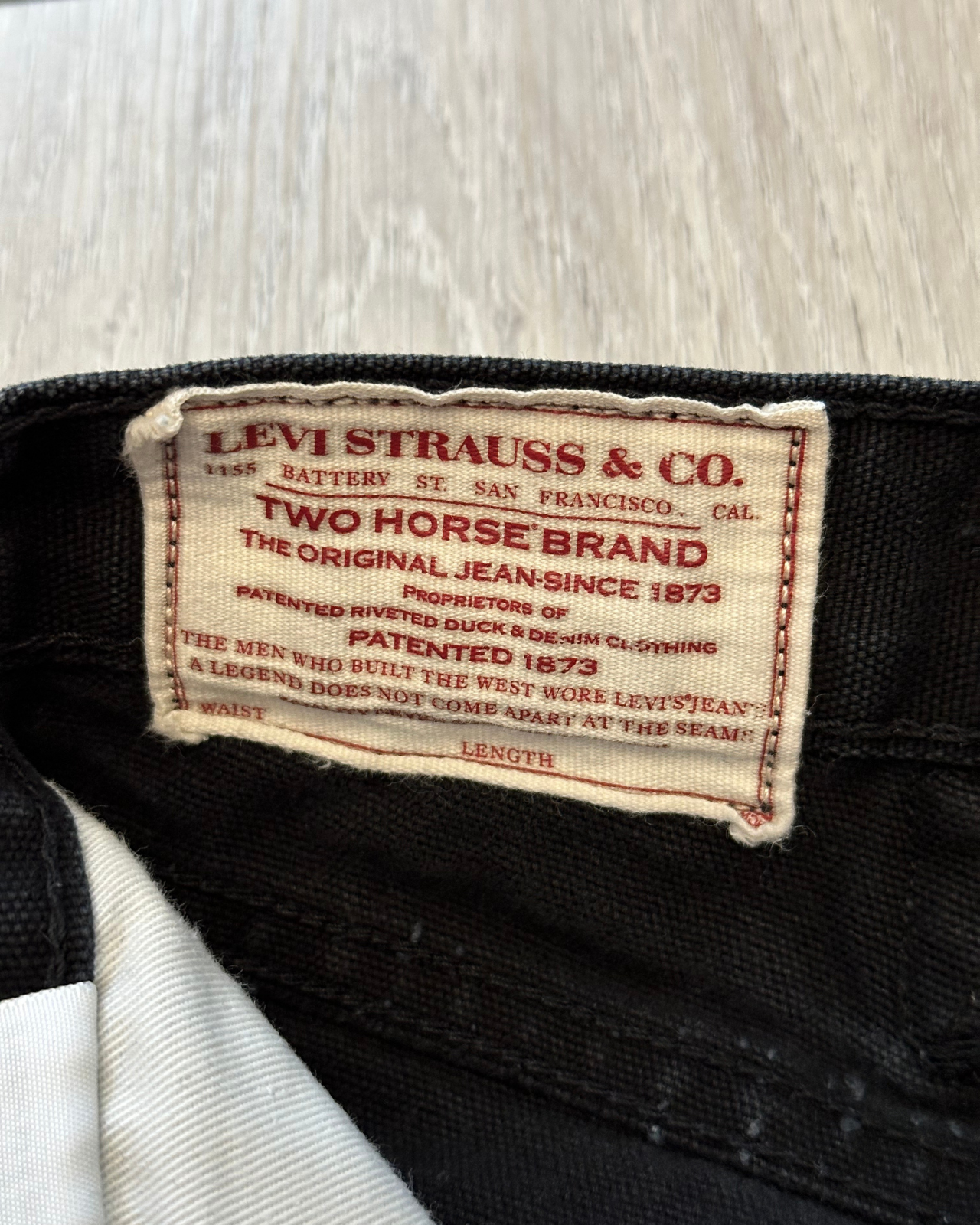 Levi's Buckle-Back Relaxed Fit Black Jeans - Size 33x28