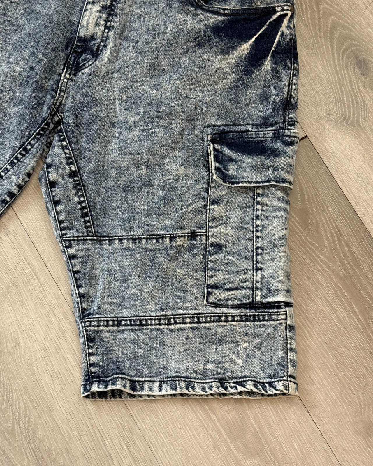 
                  
                    Vintage Rocawear Acid Wash Denim Cargo Shorts - Size 41
                  
                