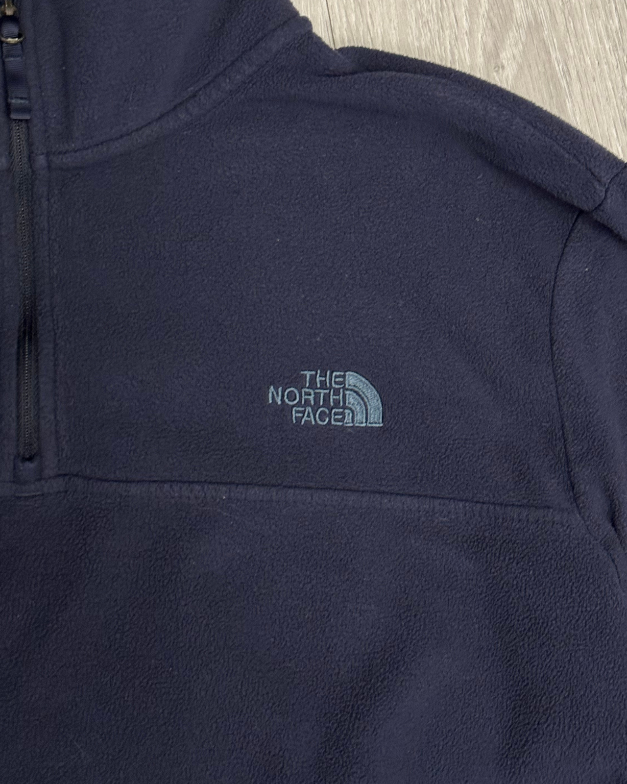 
                  
                    The North Face Glacier 1/4 Zip Fleece - Size L
                  
                