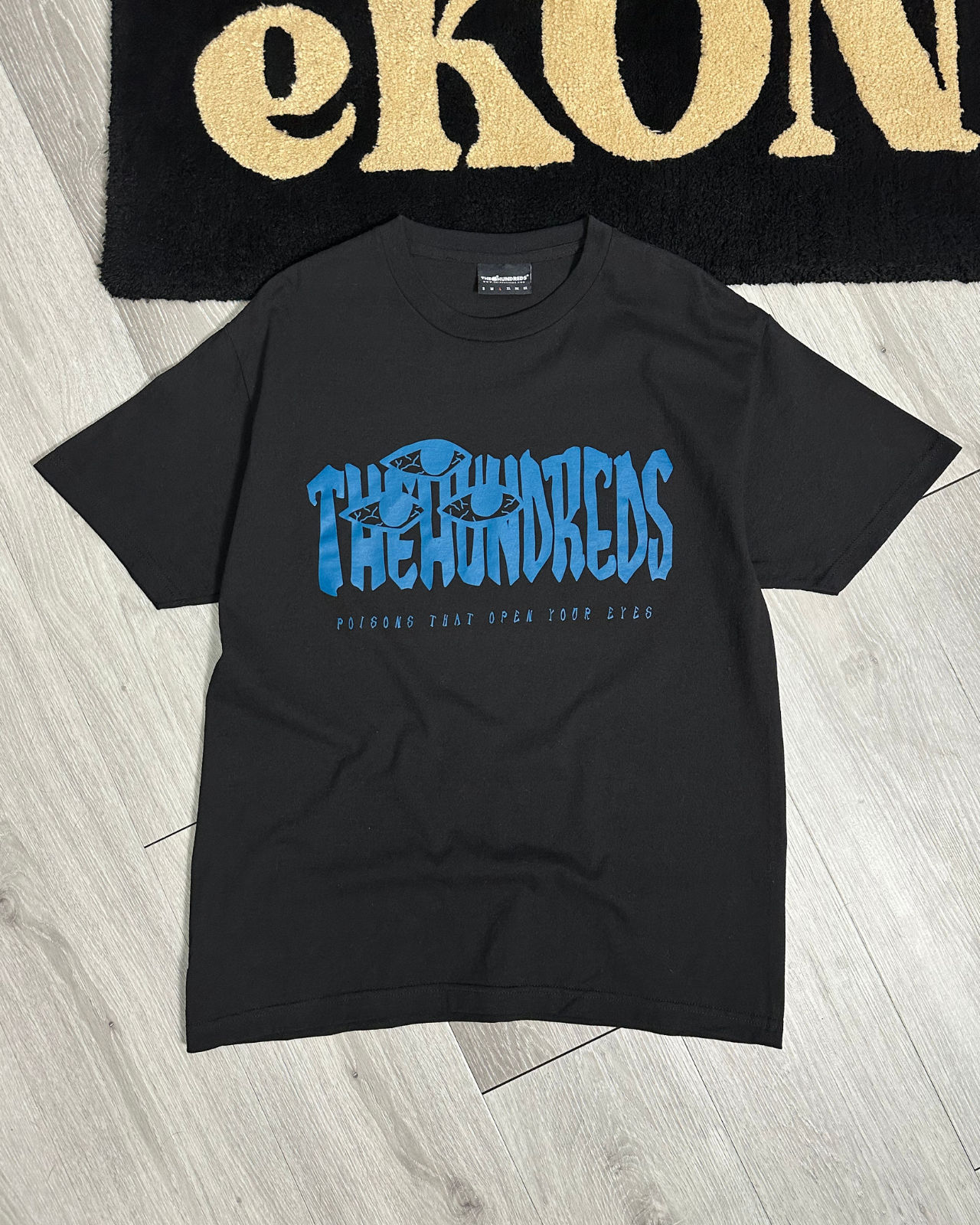 
                  
                    The Hundreds T-Shirt - Size L
                  
                