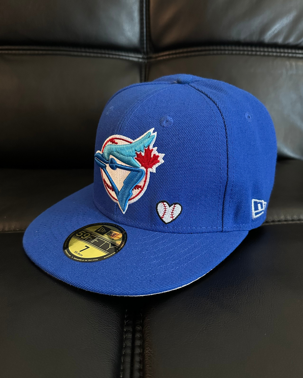 
                  
                    New - New Era 59Fifty Toronto Blue Jays MLB Love & Hustle = Game Fitted Hat - Size 7
                  
                