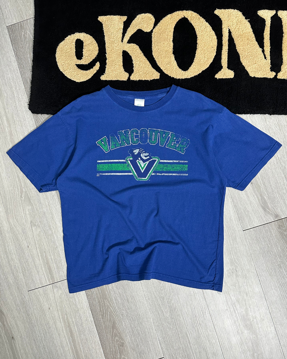 Vintage Vancouver Canucks NHL T-Shirt - Size L