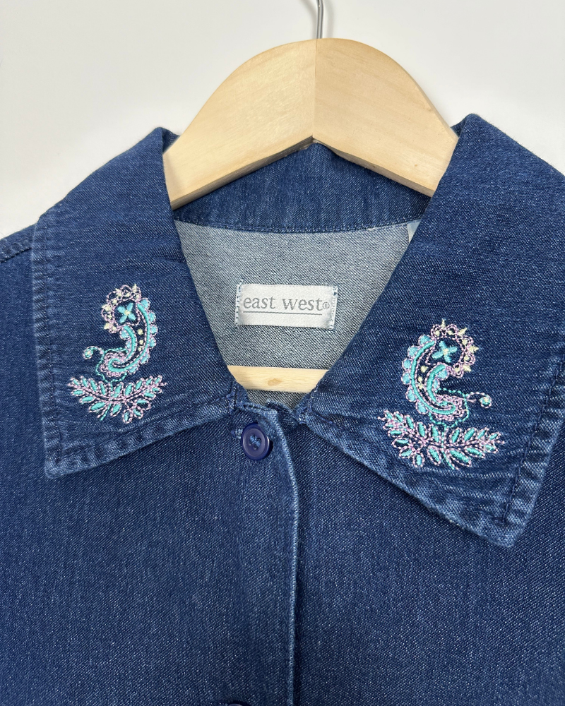 
                  
                    Vintage East West Paisley Embroidered Women's Grandma Denim Shirt - Size M
                  
                