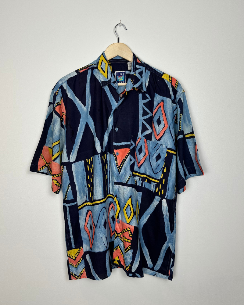 
                  
                    Vintage Crazy Abstract Pattern Fine Line Button Up T-Shirt - Size L
                  
                