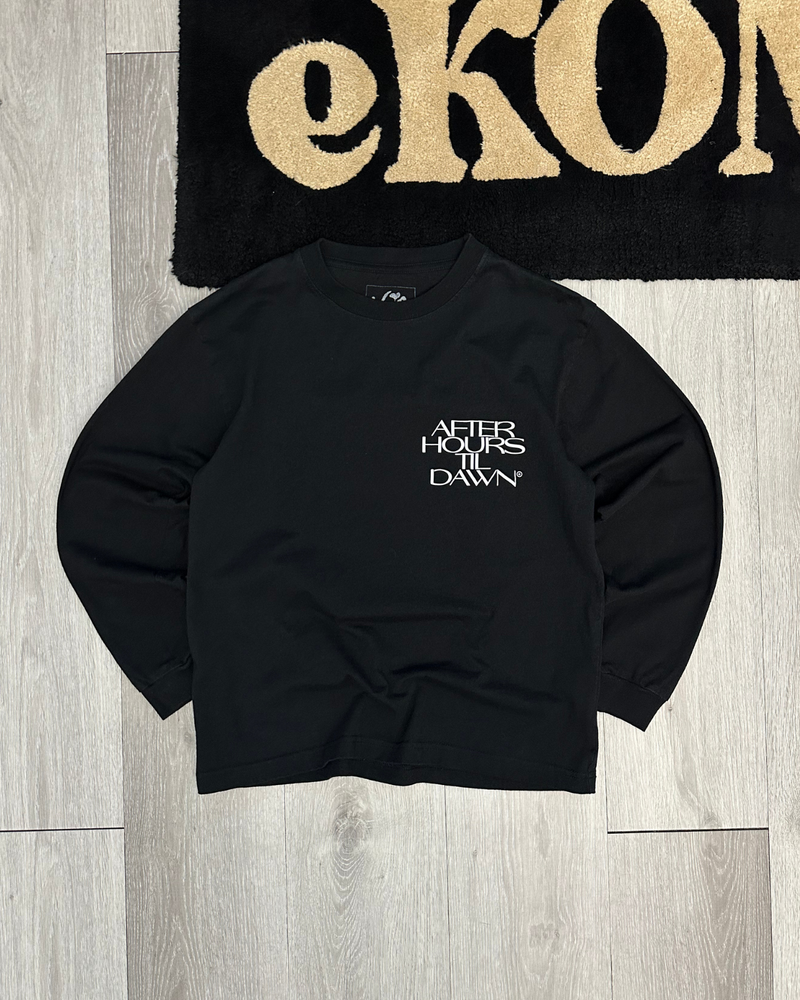 
                  
                    '22 XO The Weeknd After Hours Till Dawn Global Stadium Tour Long Sleeve T-Shirt - Size M
                  
                