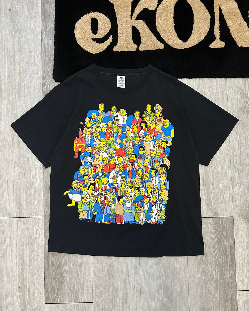 2007 The Simpsons Every Character T-Shirt - Size XL