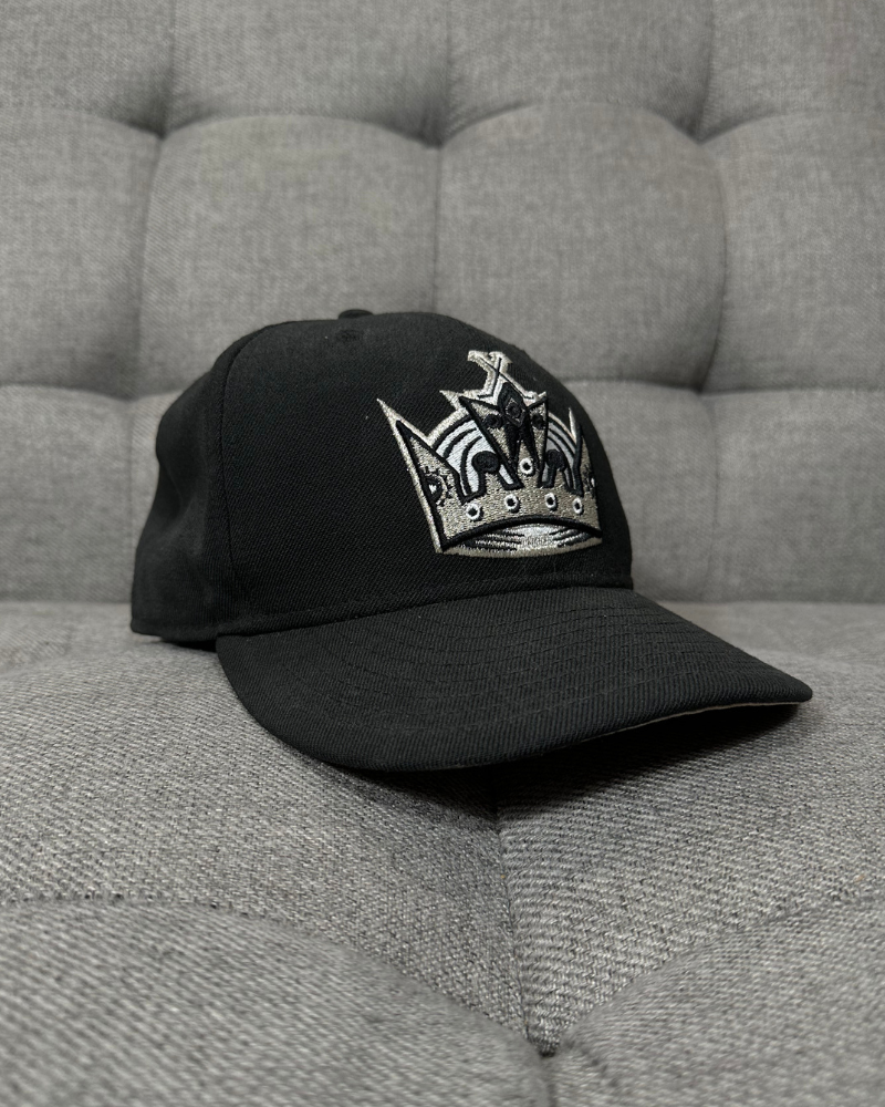
                  
                    New Era LA Kings NHL 59Fifty Fitted Hat - Size 7 3/8
                  
                