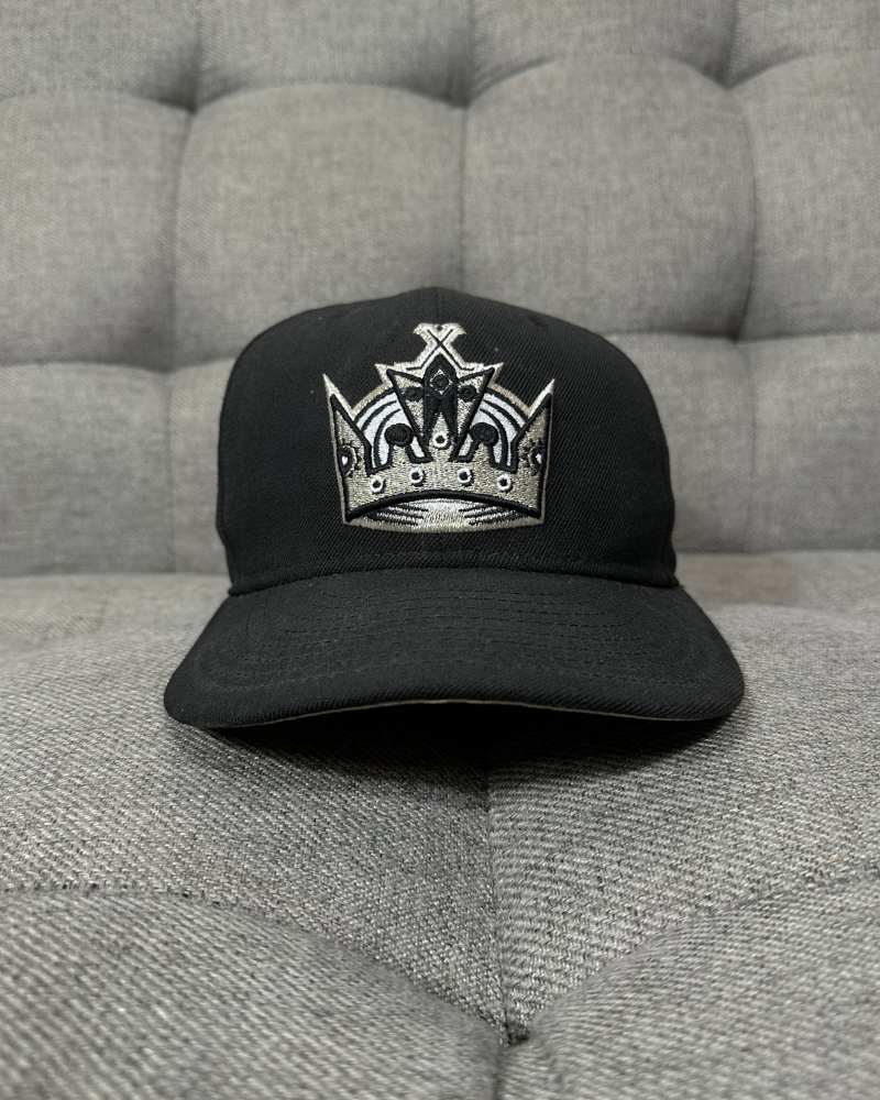 
                  
                    New Era LA Kings NHL 59Fifty Fitted Hat - Size 7 3/8
                  
                