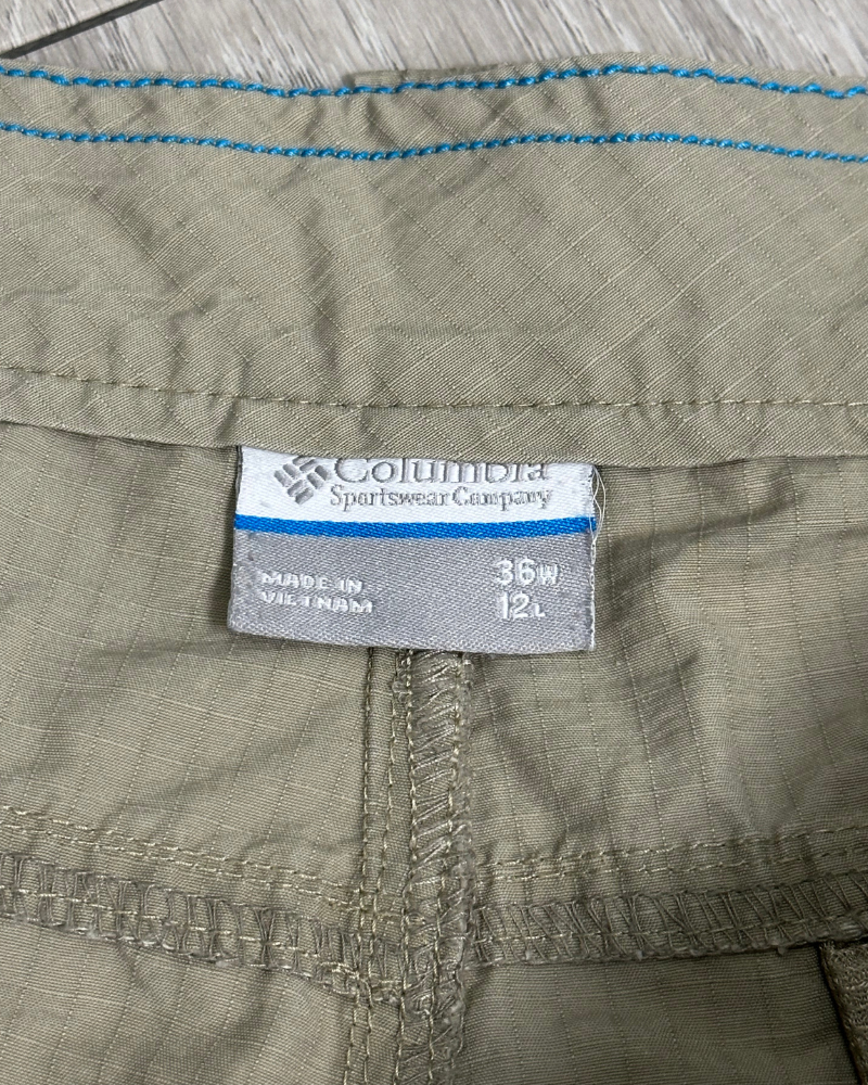 
                  
                    Columbia Ripstop Cargo Shorts - Size 36
                  
                