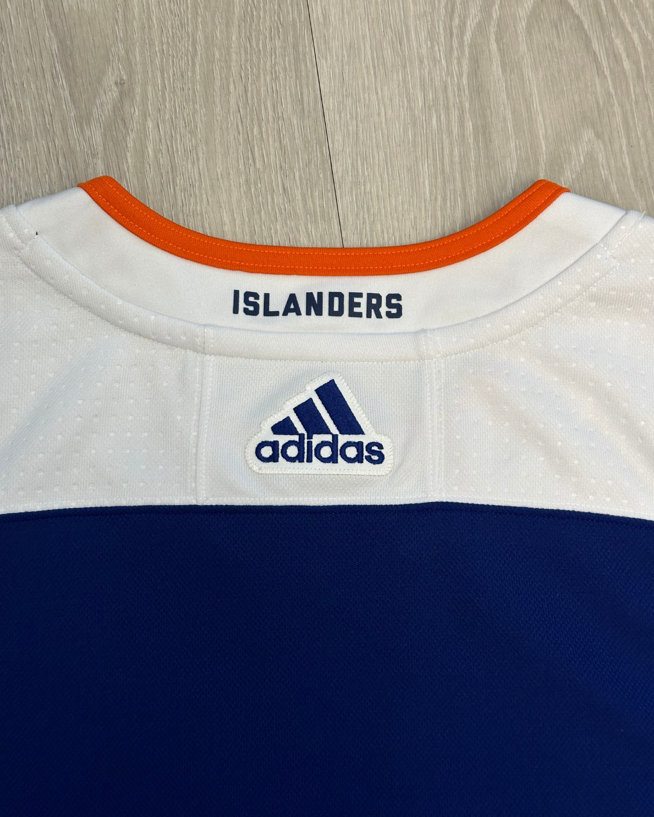 
                  
                    New - Adidas New York Islanders NHL Hockey Jersey - Size 50 (M)
                  
                