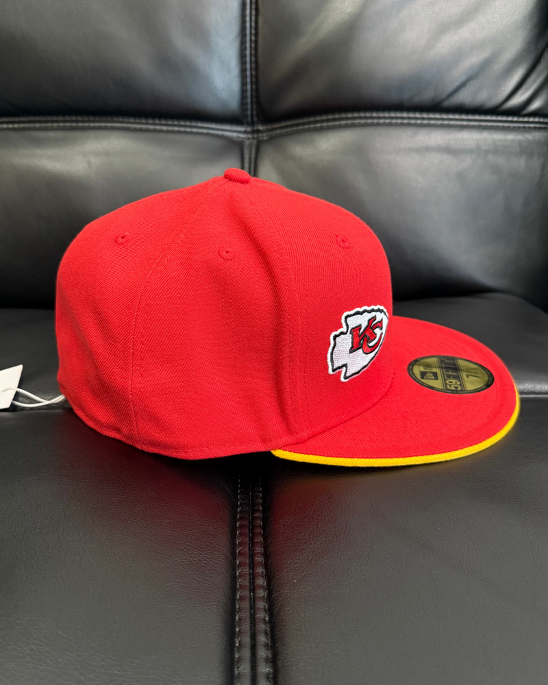 
                  
                    NWT - October's Very Own OVO x New Era x NFL Kansas City Chiefs Fitted Hat - Size 7 3/4
                  
                