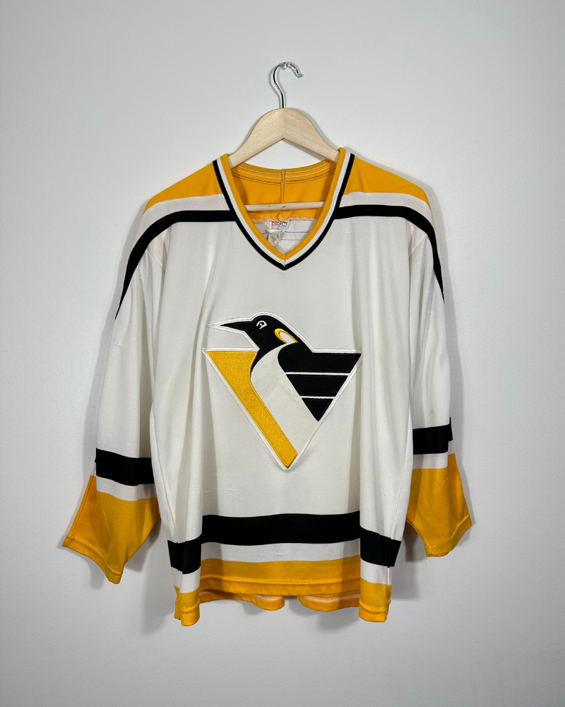 
                  
                    Vintage 90s CCM Pittsburgh Penguins NHL Jersey - Size L
                  
                