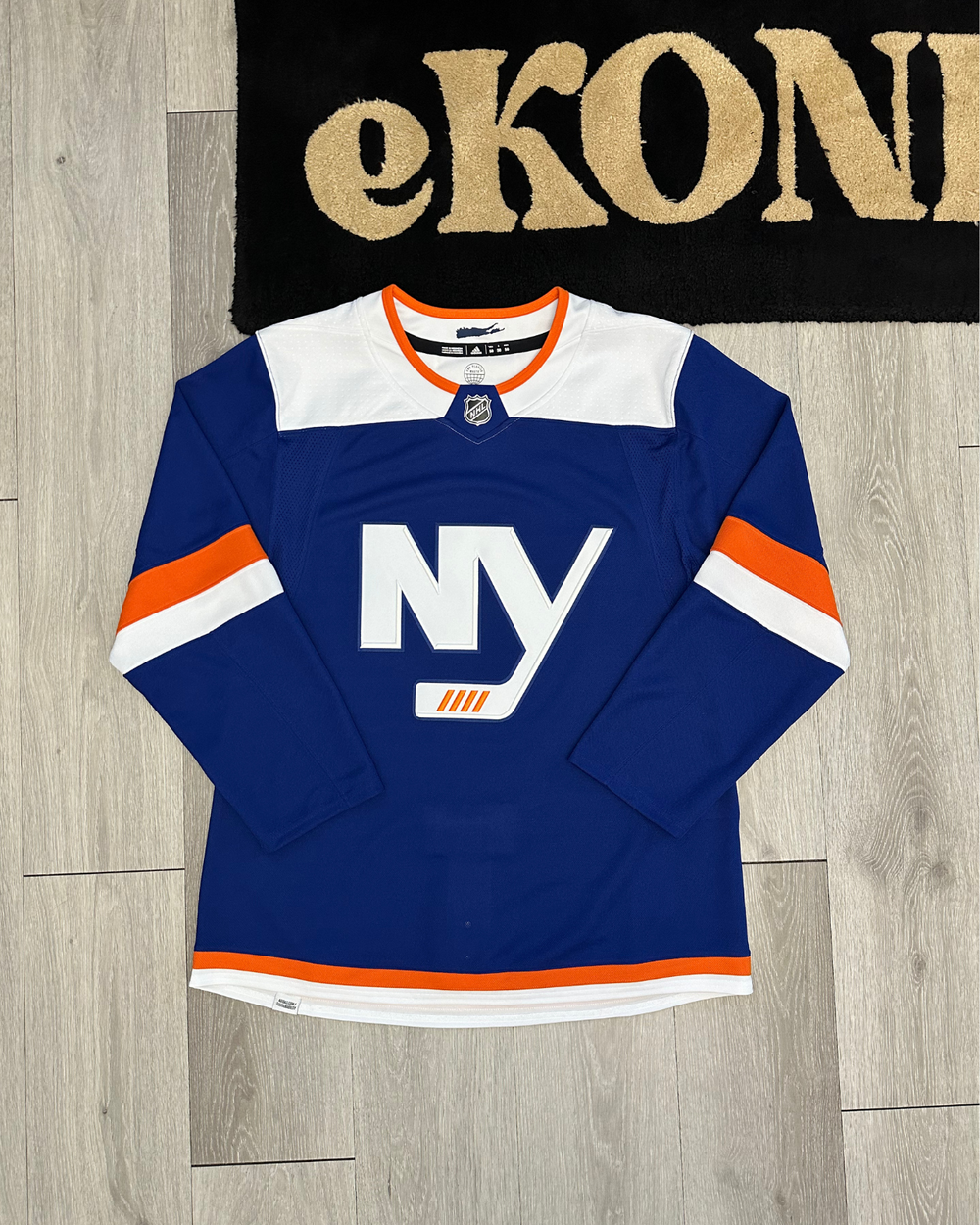 New - Adidas New York Islanders NHL Hockey Jersey - Size 50 (M)