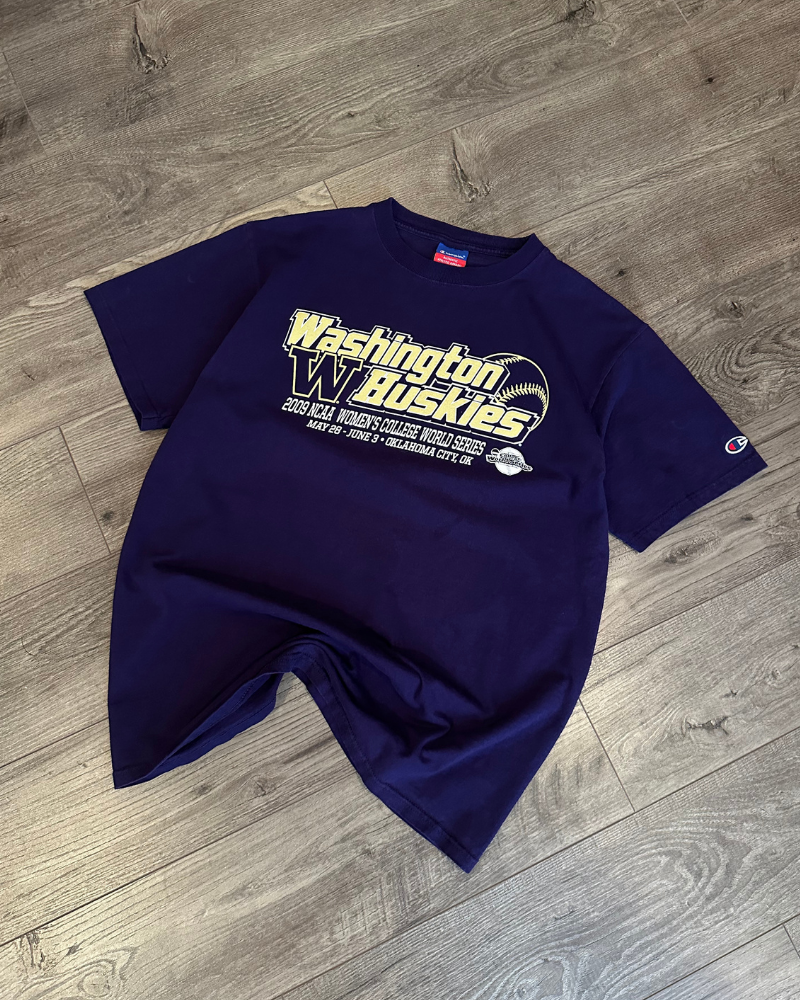 
                  
                    Vintage Champion '09 University of Washington Huskies T-Shirt - Size L
                  
                