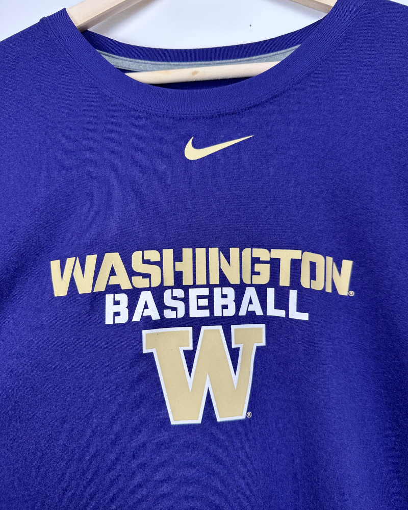 
                  
                    Vintage Nike Center Swoosh University of Washington Huskies Baseball T-Shirt - Size XXL
                  
                