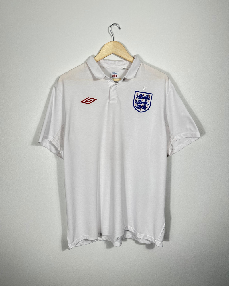 
                  
                    Vintage 2010 Umbro England World Cup Soccer Jersey - Size XL
                  
                