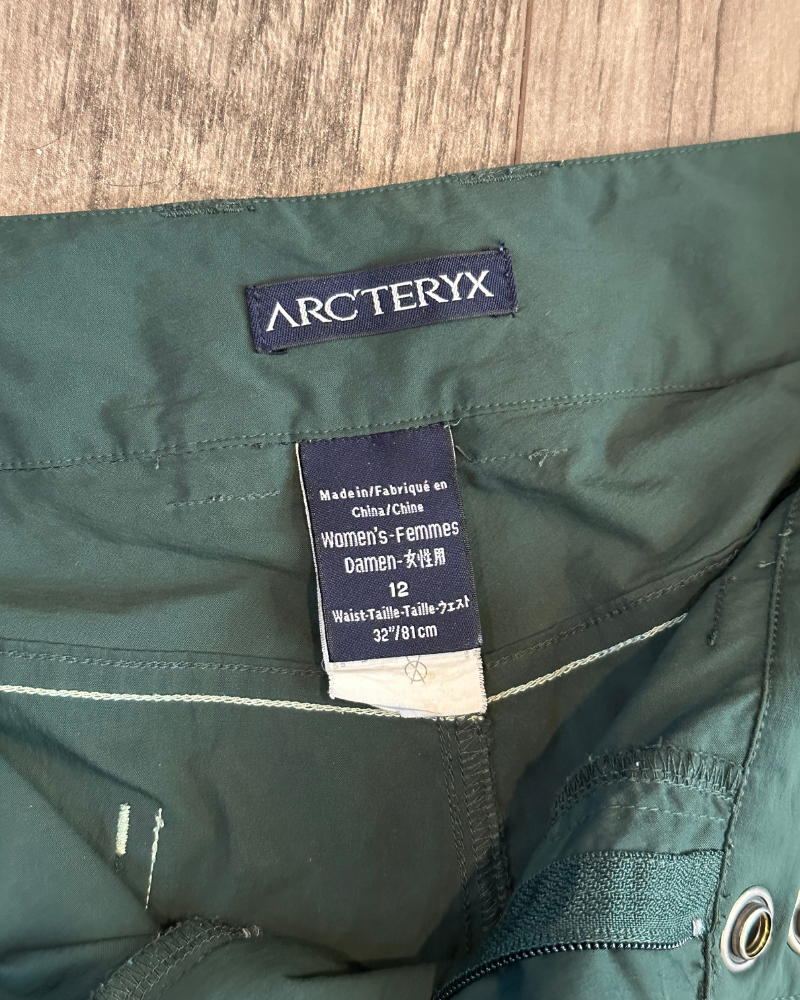 
                  
                    Vintage Arc'teryx Women's Cargo Shorts - Size 12
                  
                