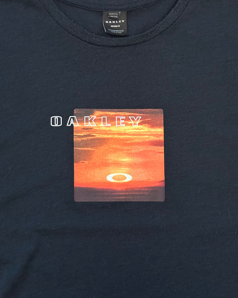 
                  
                    Oakley Sunset T-Shirt - Size XL
                  
                