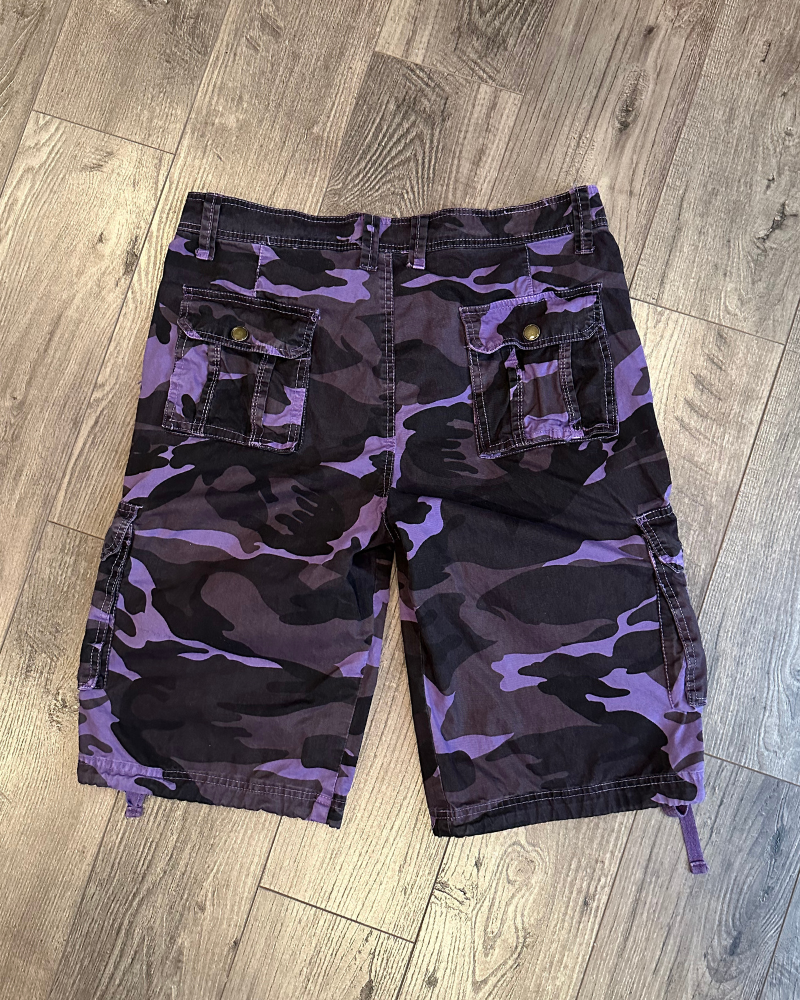 
                  
                    Vintage Purple Camo Cargo Shorts - Size 34
                  
                