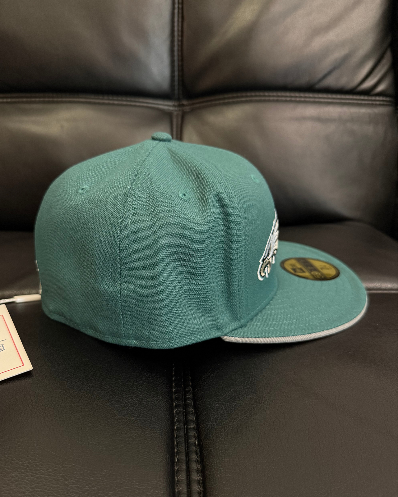
                  
                    NWT - October's Very Own OVO x New Era x NFL Philadelphia Eagles Fitted Hat - Size 7 1/4
                  
                