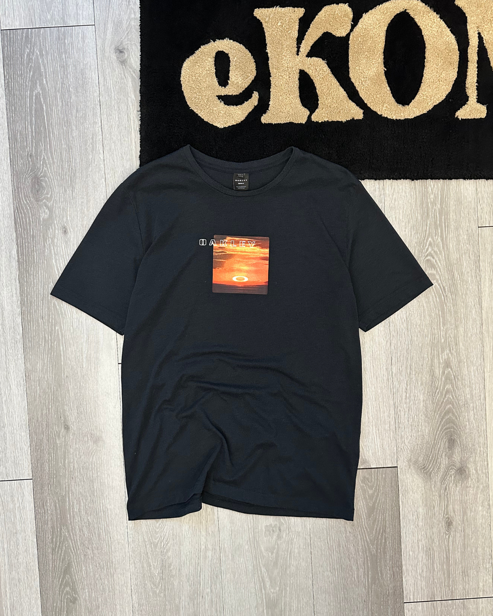 Oakley Sunset T-Shirt - Size XL