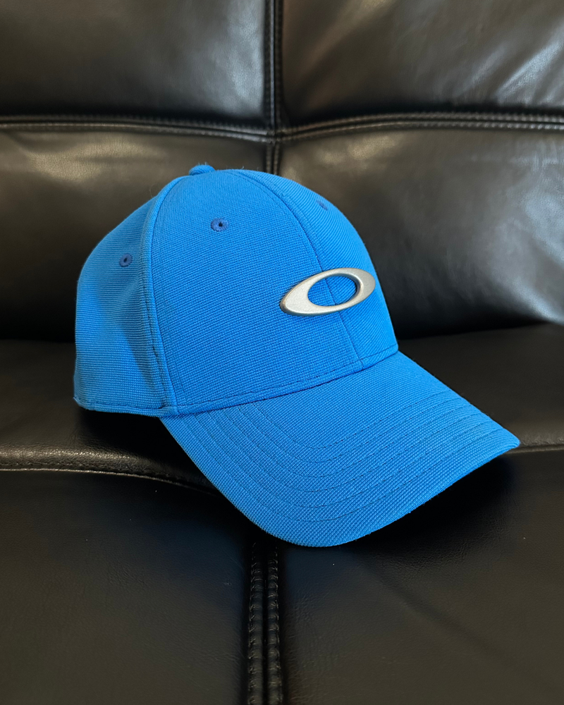 
                  
                    Oakley Logo Flex Fit Hat
                  
                