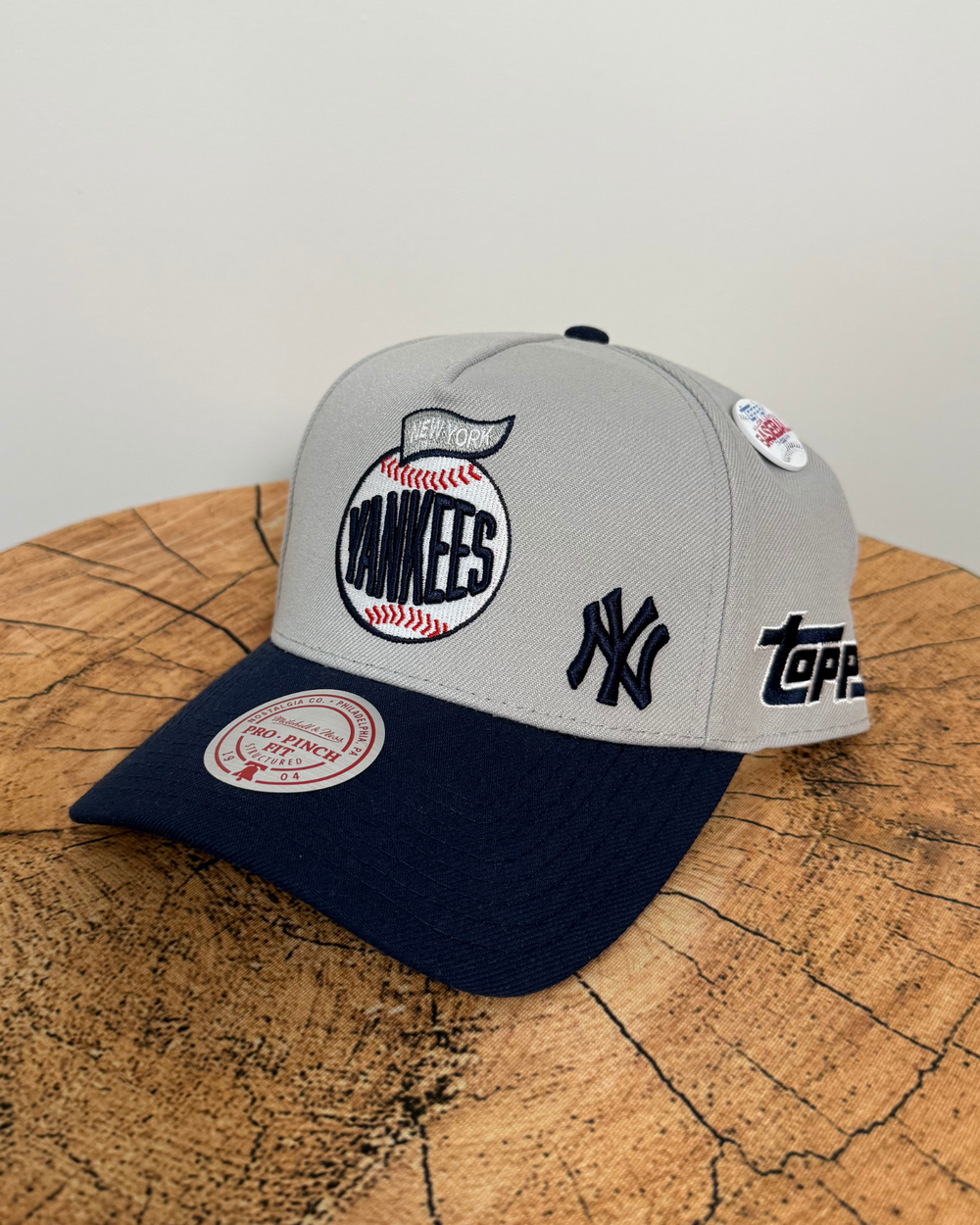 New - Mitchell & Ness x Topps New York Yankees MLB A-Frame Snapback Hat