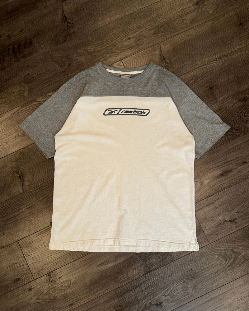 
                  
                    Vintage Reebok T-Shirt - Size L
                  
                
