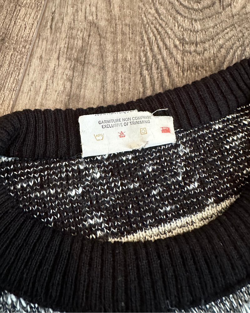 
                  
                    Vintage Porto Bello Knit Sweatshirt - Size L
                  
                