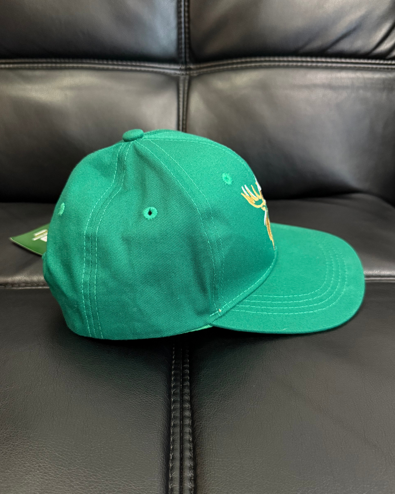 
                  
                    NWT - Moosehead Lager Beer Promo Snapback Hat
                  
                