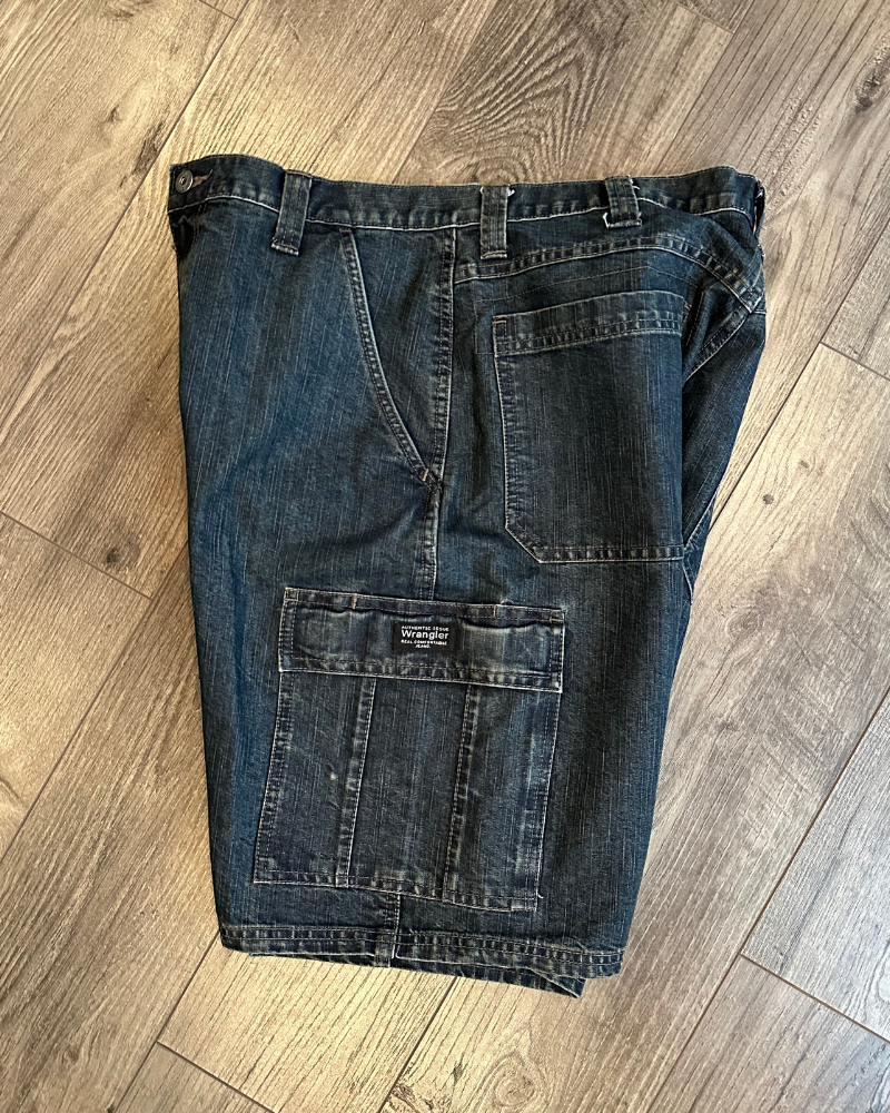 
                  
                    Vintage Wrangler Denim Cargo Shorts - Size 34
                  
                