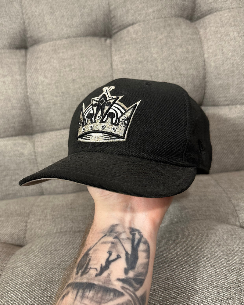 
                  
                    New Era LA Kings NHL 59Fifty Fitted Hat - Size 7 3/8
                  
                