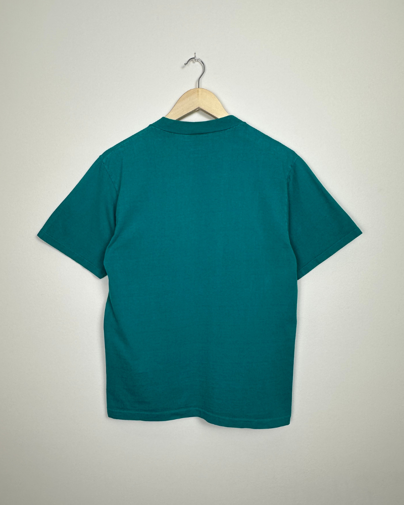 
                  
                    Vintage Waves Blank Single Stitch T-Shirt - Size M
                  
                
