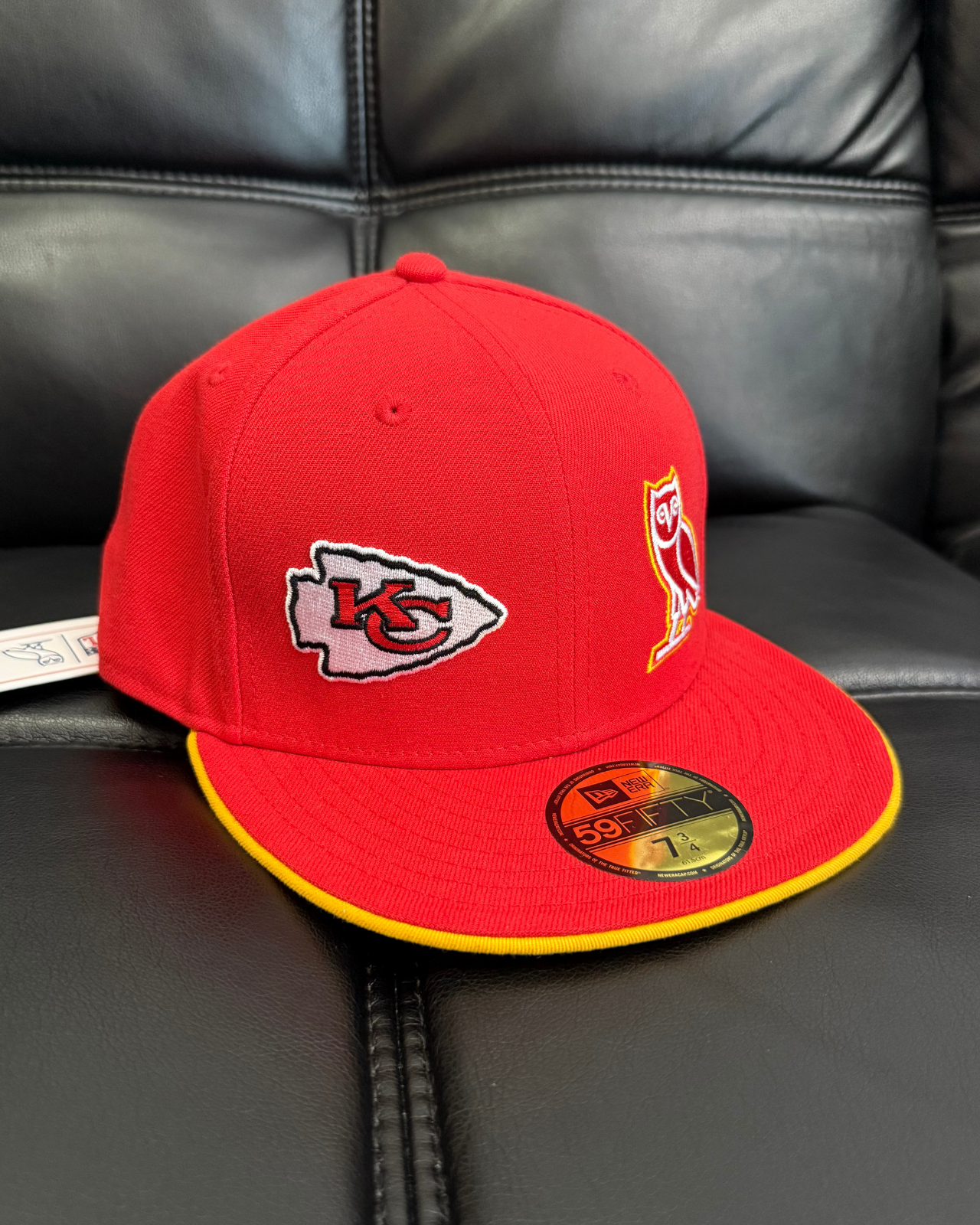 
                  
                    NWT - October's Very Own OVO x New Era x NFL Kansas City Chiefs Fitted Hat - Size 7 3/4
                  
                
