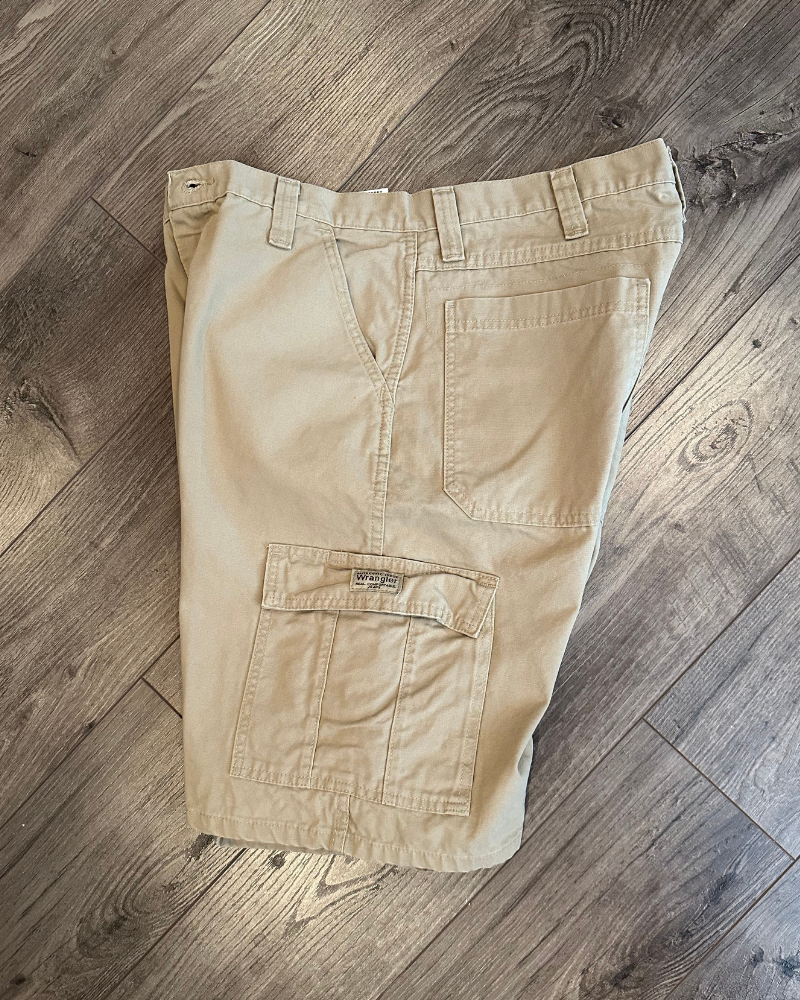 
                  
                    Vintage Wrangler Beige Cargo Shorts - Size 34
                  
                