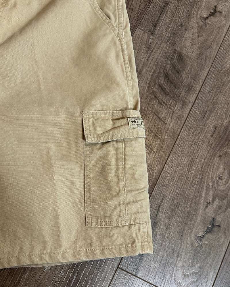 
                  
                    Vintage Wrangler Beige Cargo Shorts - Size 34
                  
                