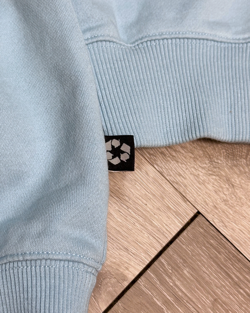 
                  
                    Flowers - Recycled Crew Neck / Sky Blue
                  
                