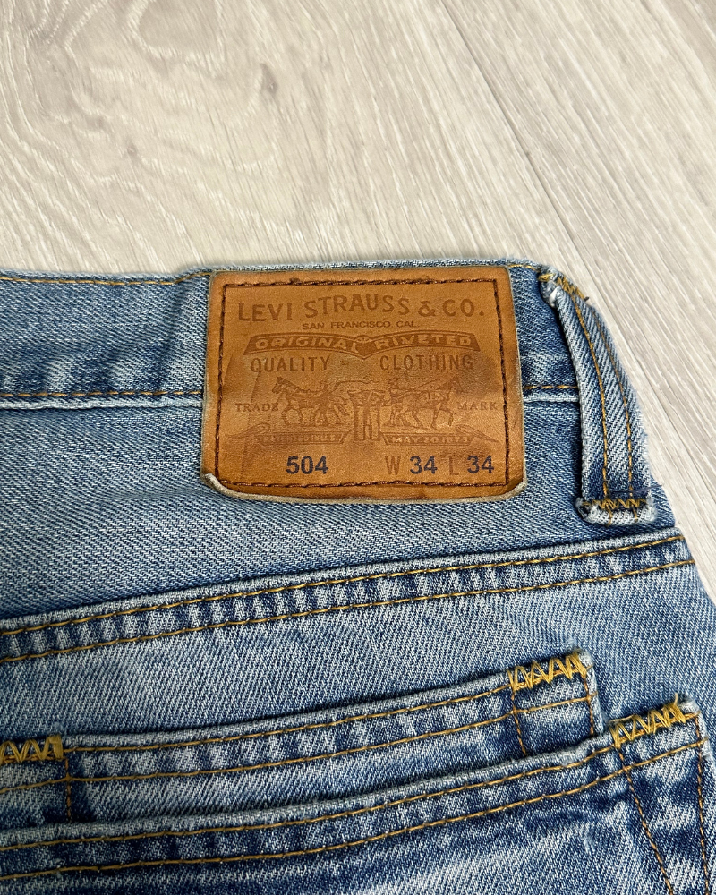 
                  
                    Vintage Levi's 504 Jeans - Size 33x27
                  
                