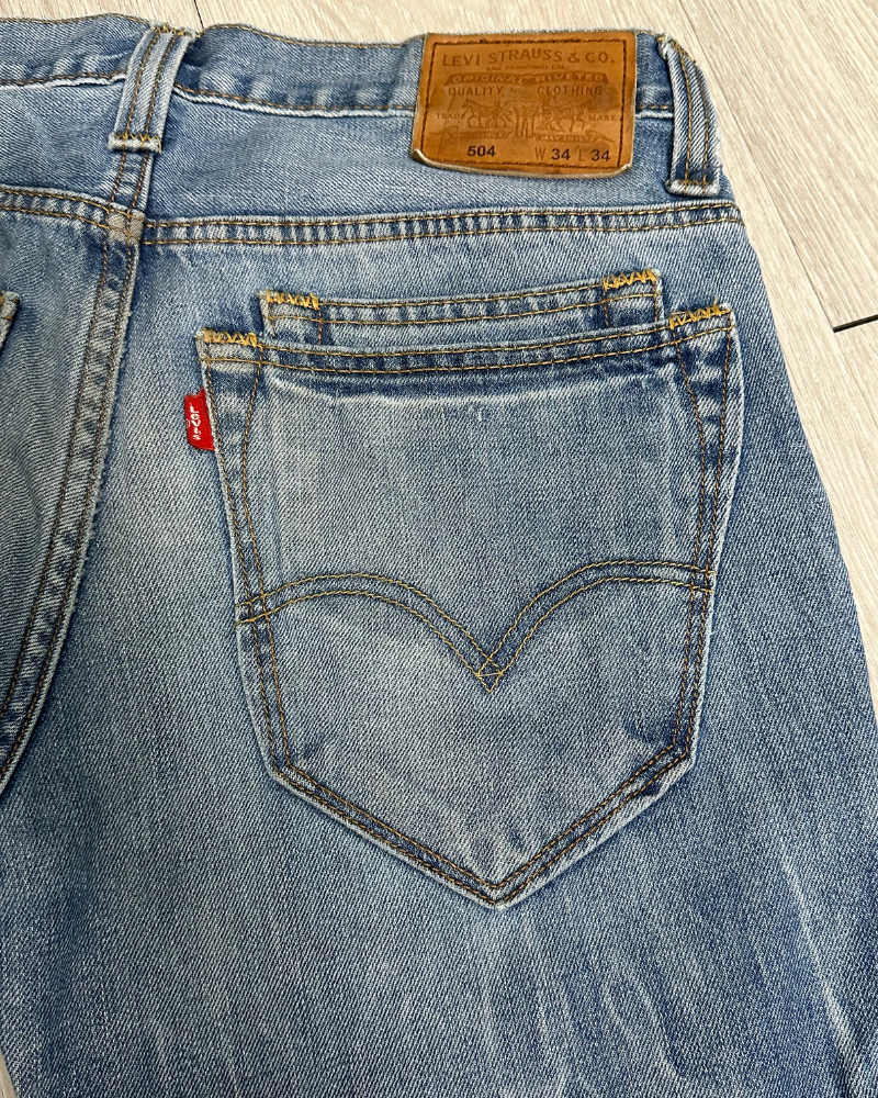 
                  
                    Vintage Levi's 504 Jeans - Size 33x27
                  
                