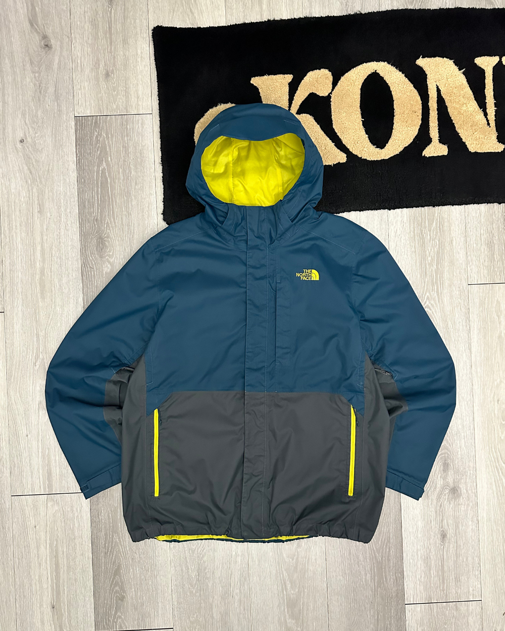 The North Face DryVent Rain Jacket - Size XL