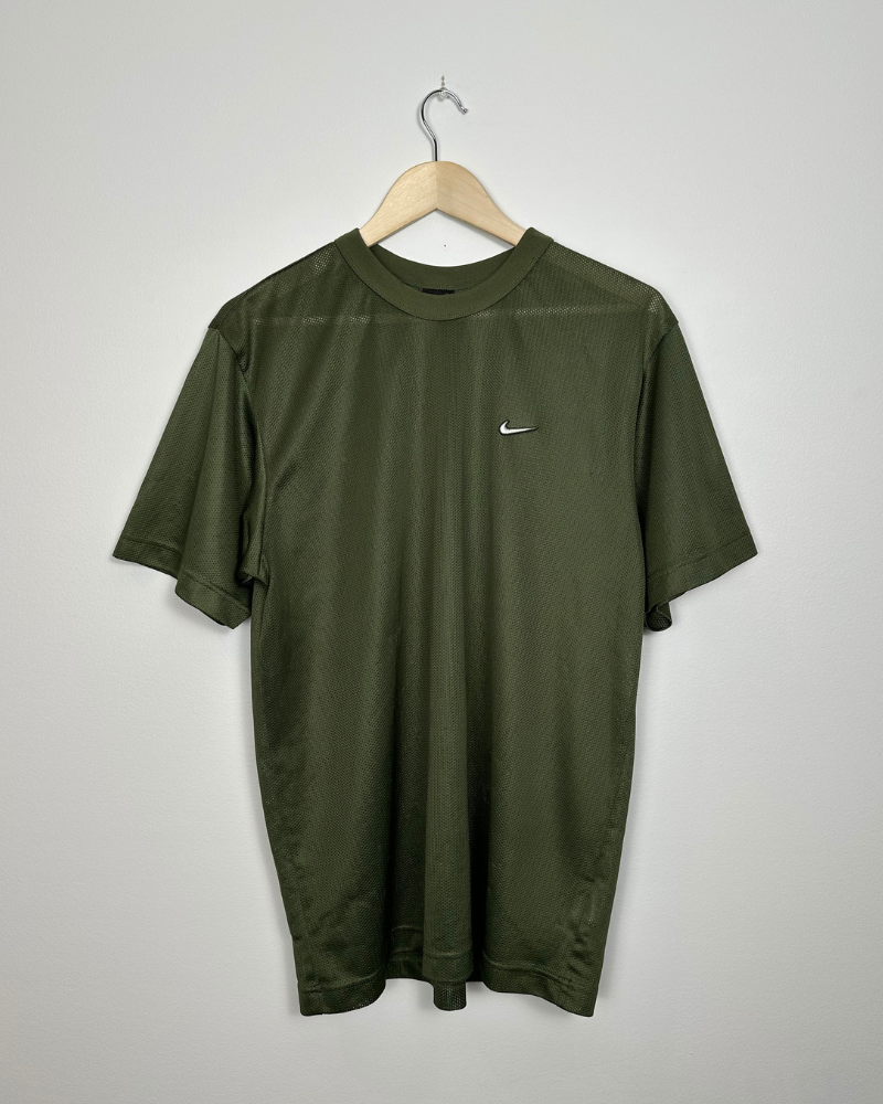 
                  
                    Vintage 90's Nike Mesh T-Shirt - Size M
                  
                