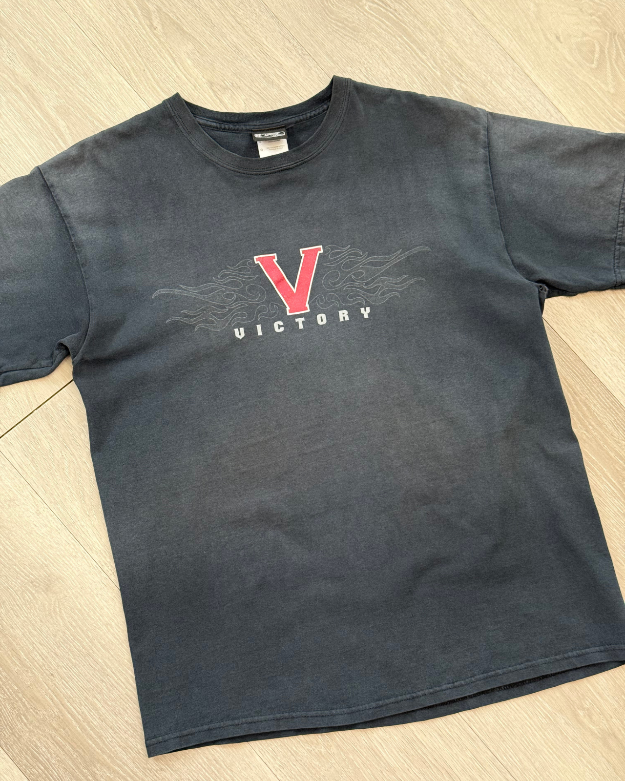 
                  
                    Vintage Victory Motorcycles Faded T-Shirt - Size L
                  
                